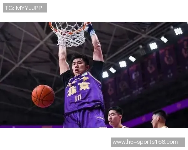 邹雨宸高效表现12投9中罚球10中8砍下27分11板成为内线核心力量 邹雨宸高效表现12投9中罚球10中8砍下27分11板成为内线核心力量